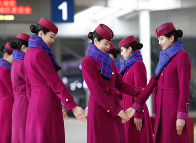 重慶:高鐵乘務員培訓迎春運